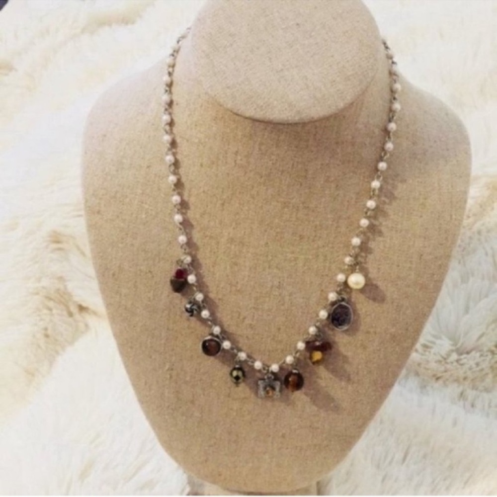 Vintage | Necklace | Limited Charm Faux Pearl Necklace - Picture 10 of 11